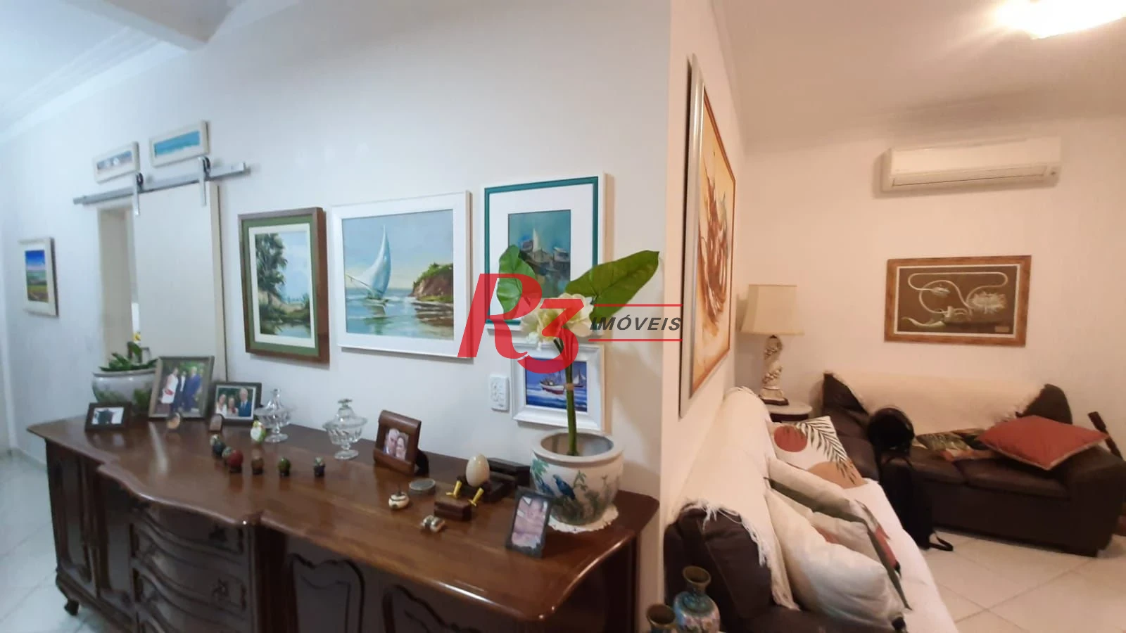 Casa sobreposta baixa, à venda, com 3 dorm (1 suíte), 1 vaga, no  Campo Grande em Santos SP