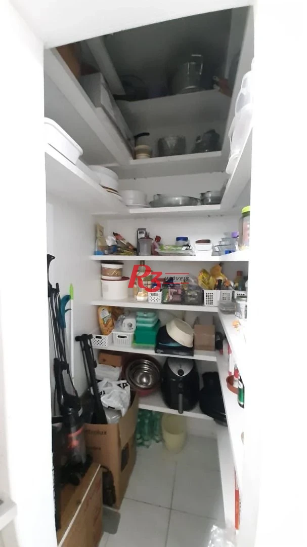 Casa sobreposta baixa, à venda, com 3 dorm (1 suíte), 1 vaga, no  Campo Grande em Santos SP