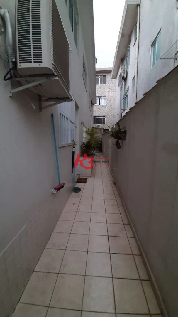 Casa sobreposta baixa, à venda, com 3 dorm (1 suíte), 1 vaga, no  Campo Grande em Santos SP