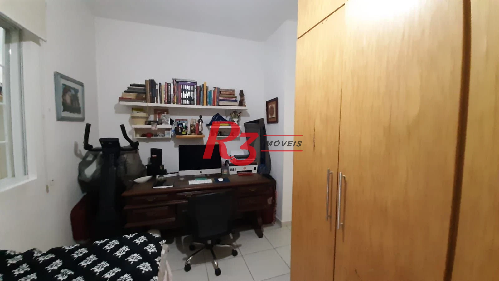 Casa sobreposta baixa, à venda, com 3 dorm (1 suíte), 1 vaga, no  Campo Grande em Santos SP