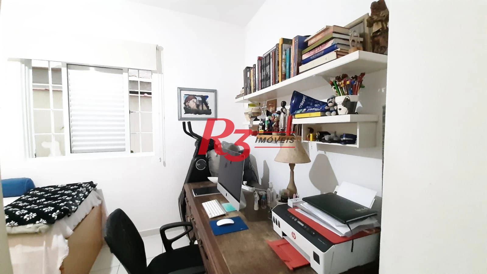Casa sobreposta baixa, à venda, com 3 dorm (1 suíte), 1 vaga, no  Campo Grande em Santos SP