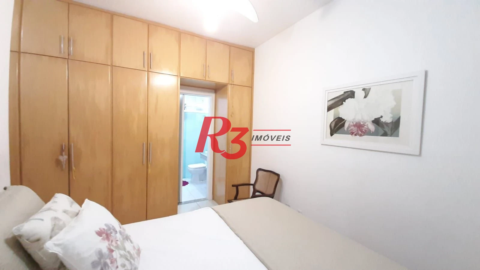 Casa sobreposta baixa, à venda, com 3 dorm (1 suíte), 1 vaga, no  Campo Grande em Santos SP