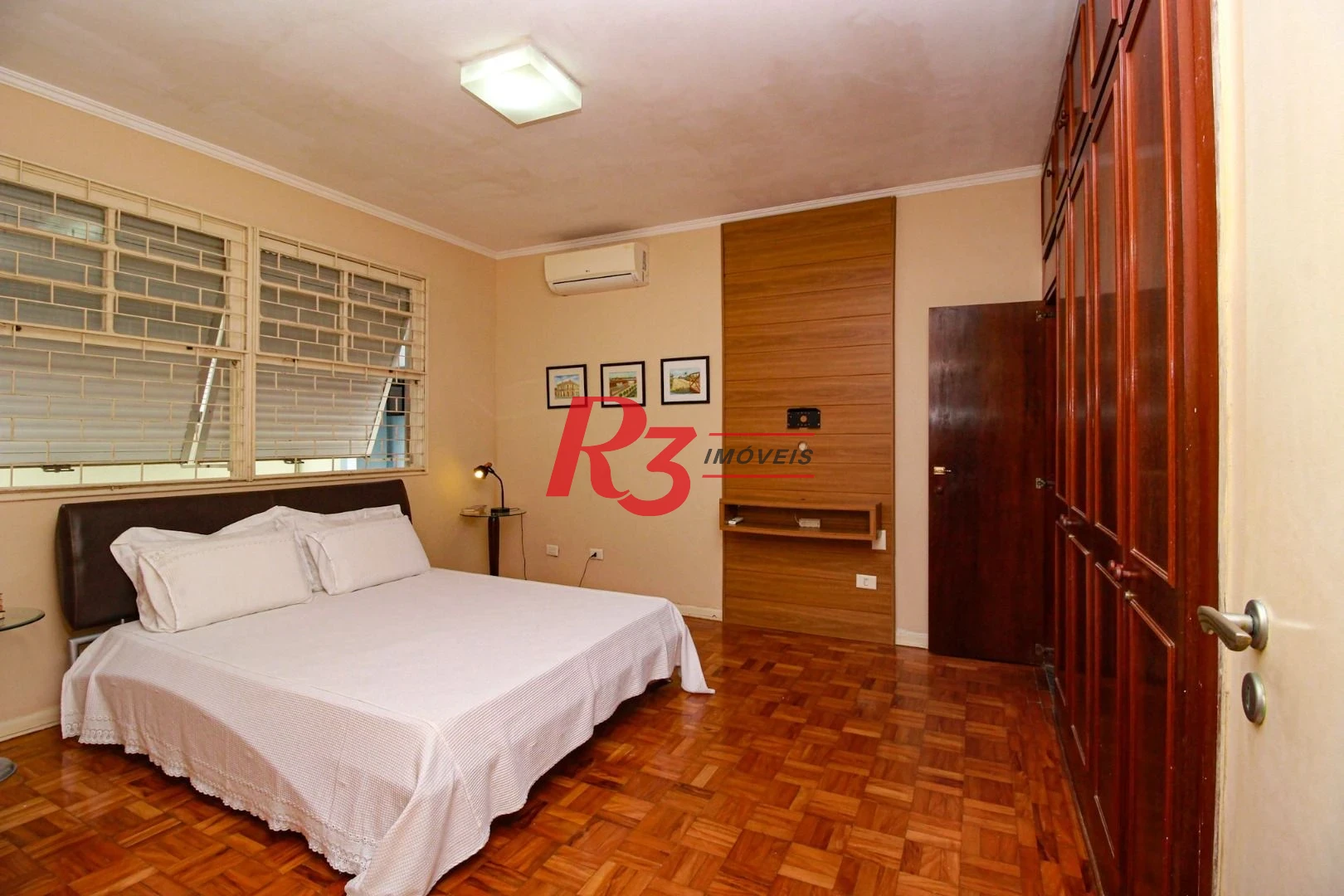 Casa com 4 dormitórios à venda, 228 m² - Ponta da Praia - Santos/SP