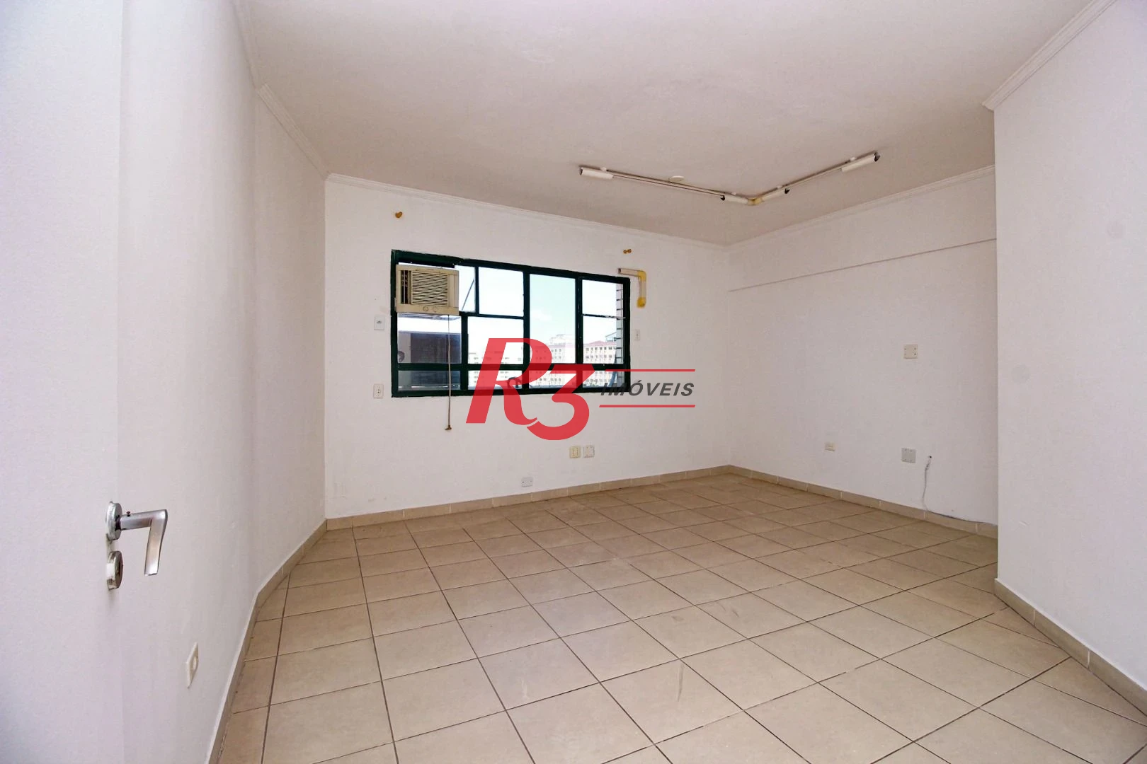 Conjunto, 92 m² - Encruzilhada - Santos/SP