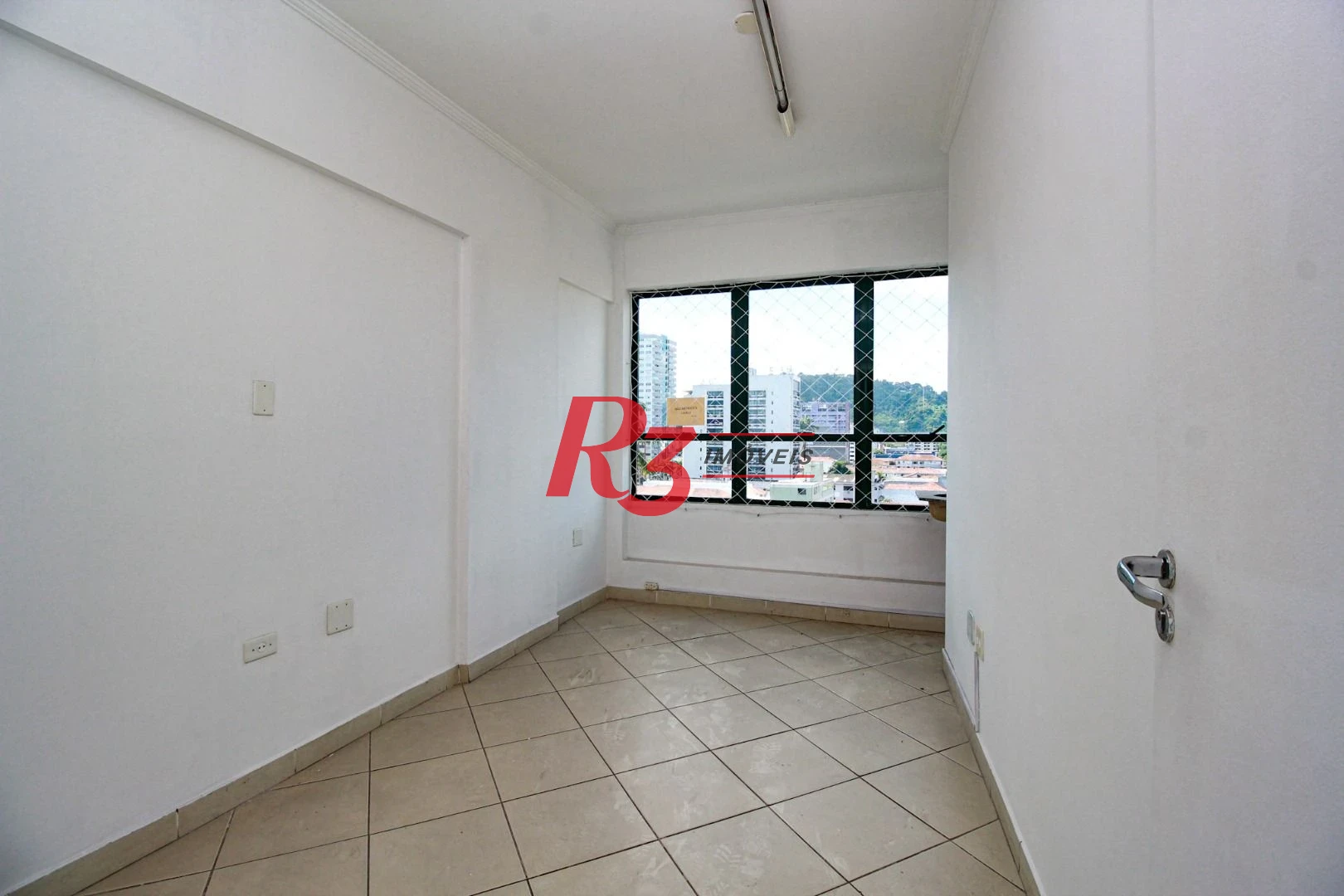 Conjunto, 92 m² - Encruzilhada - Santos/SP