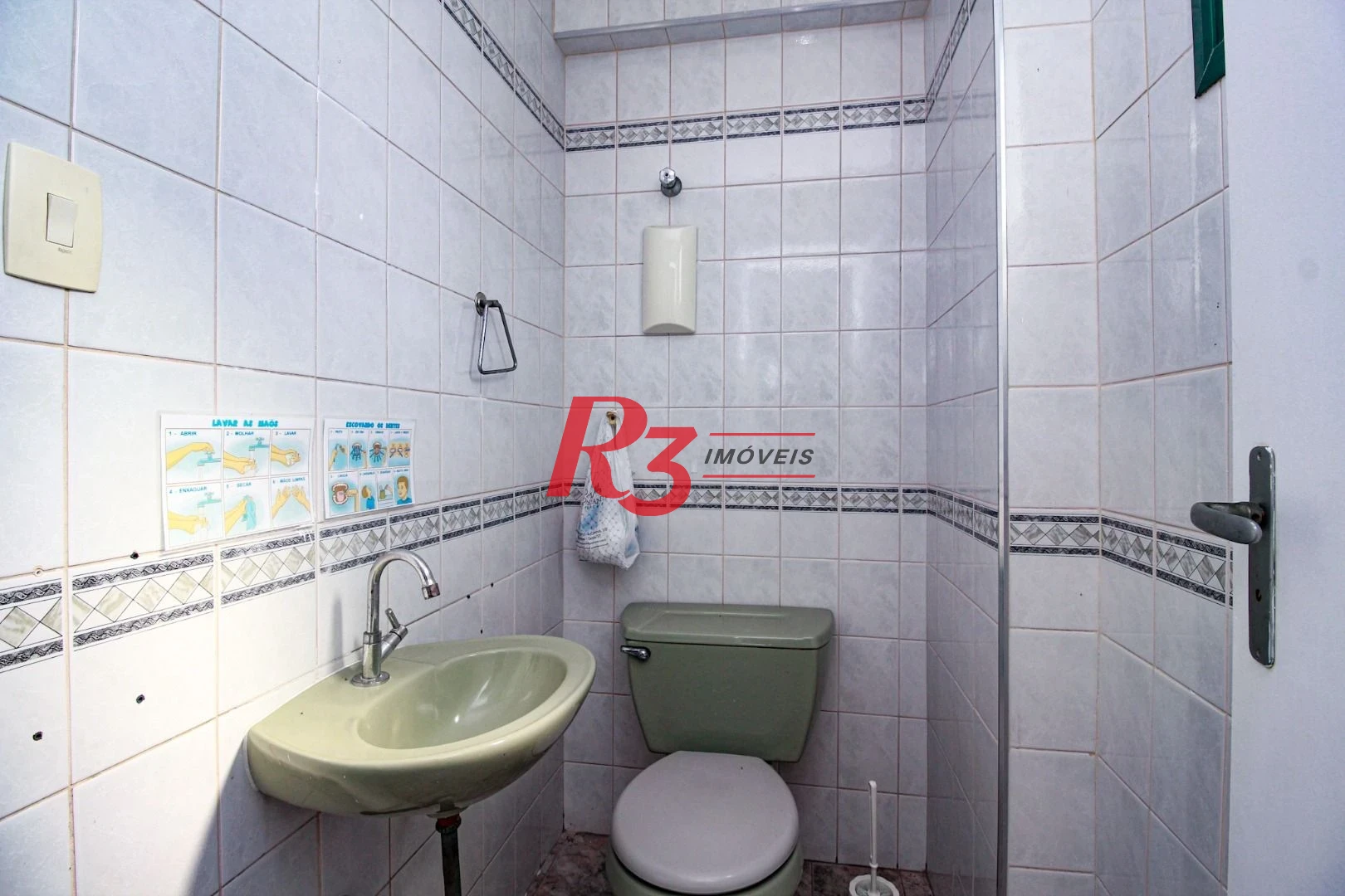 Conjunto, 90 m² - Encruzilhada - Santos/SP