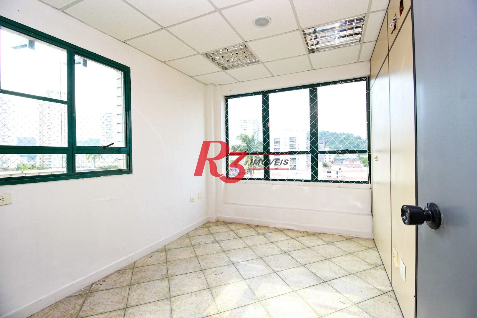 Conjunto, 90 m² - Encruzilhada - Santos/SP