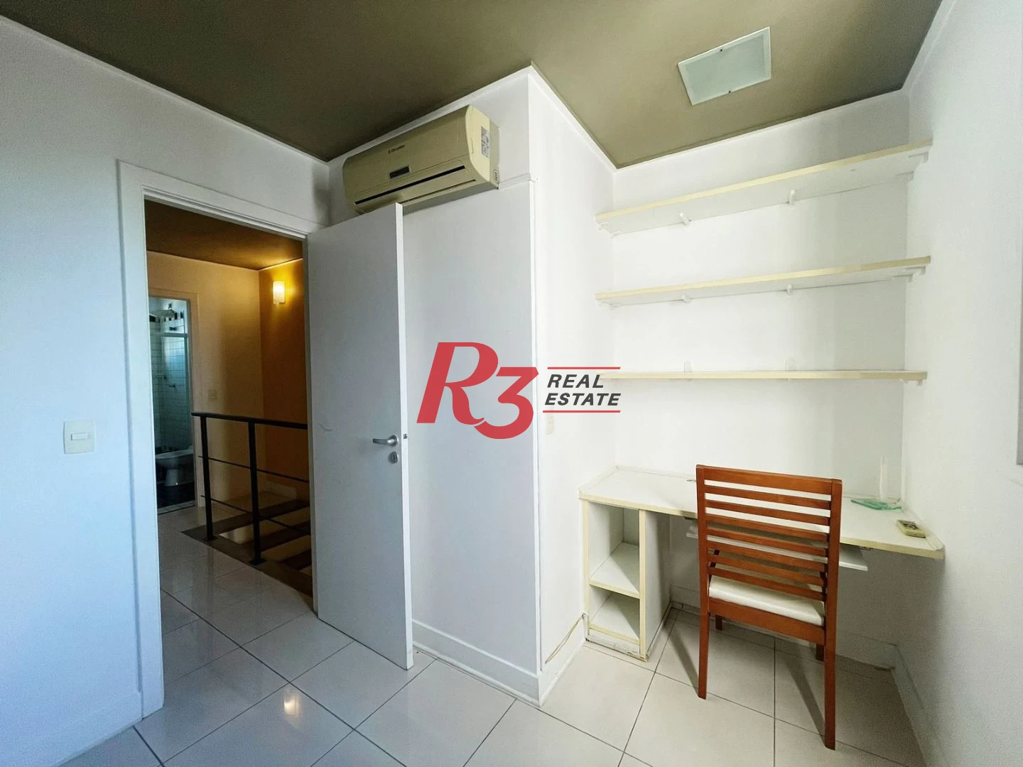 Apartamento Duplex com 2 dormitórios à venda, 80 m² por R$ 800.000,00 - Gonzaga - Santos/SP