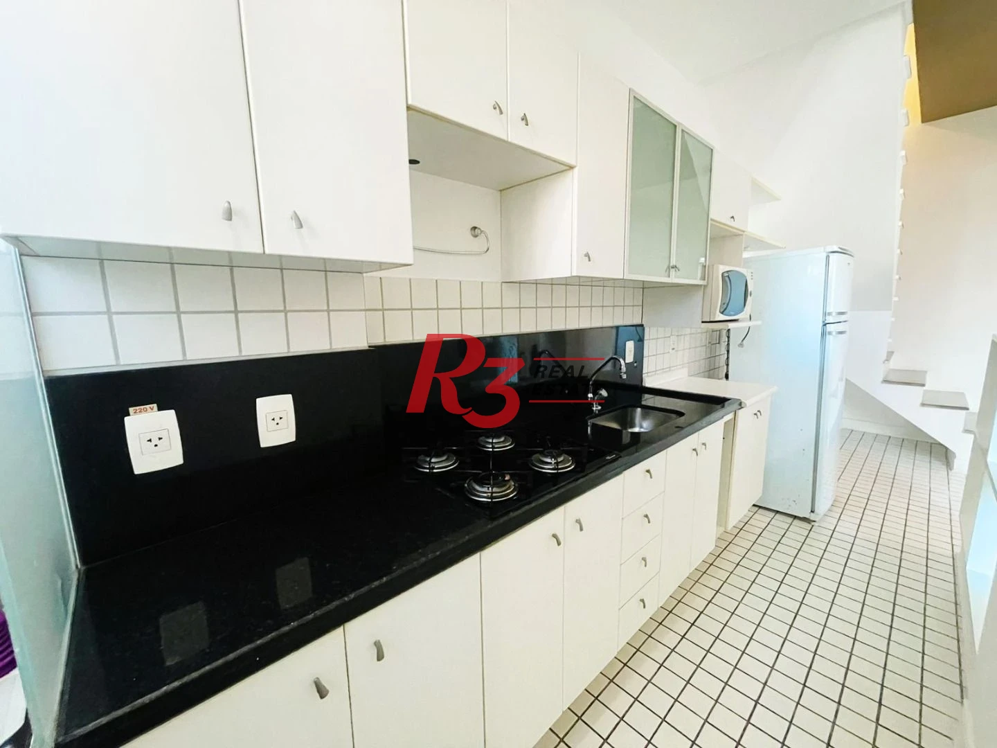 Apartamento Duplex com 2 dormitórios à venda, 80 m² por R$ 800.000,00 - Gonzaga - Santos/SP