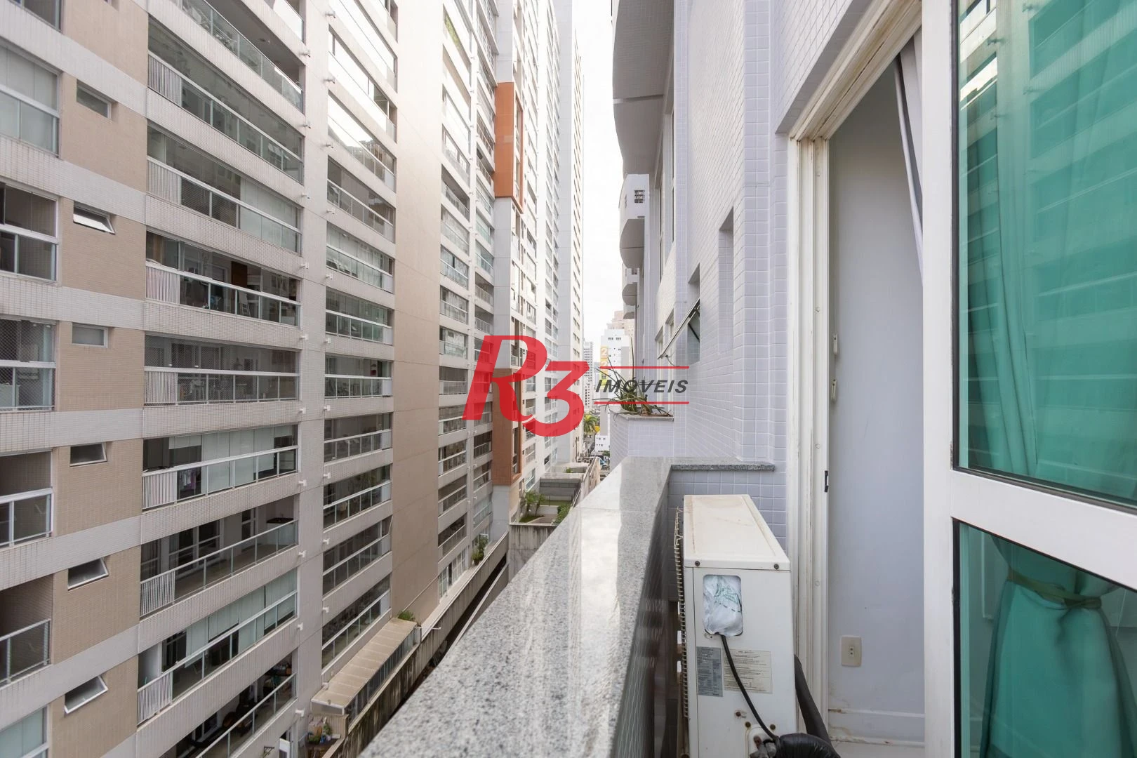 Apartamento Duplex com 2 dormitórios à venda, 80 m² por R$ 800.000,00 - Gonzaga - Santos/SP