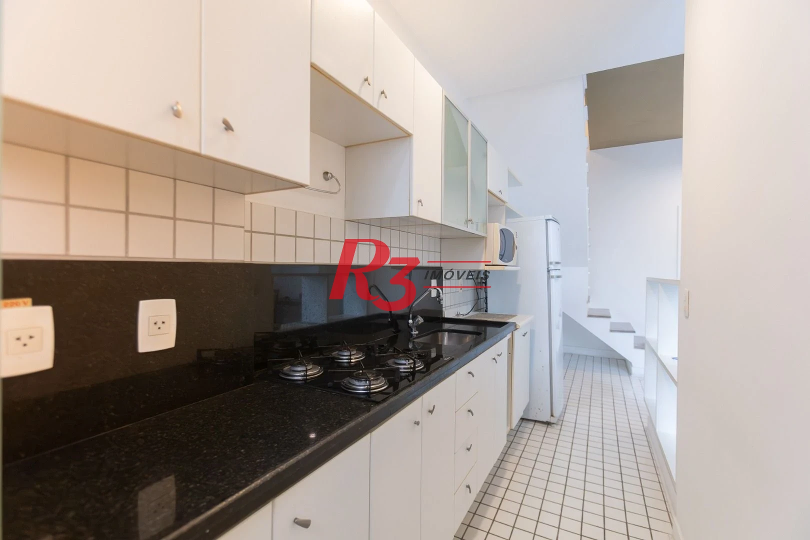 Apartamento Duplex com 2 dormitórios à venda, 80 m² por R$ 800.000,00 - Gonzaga - Santos/SP