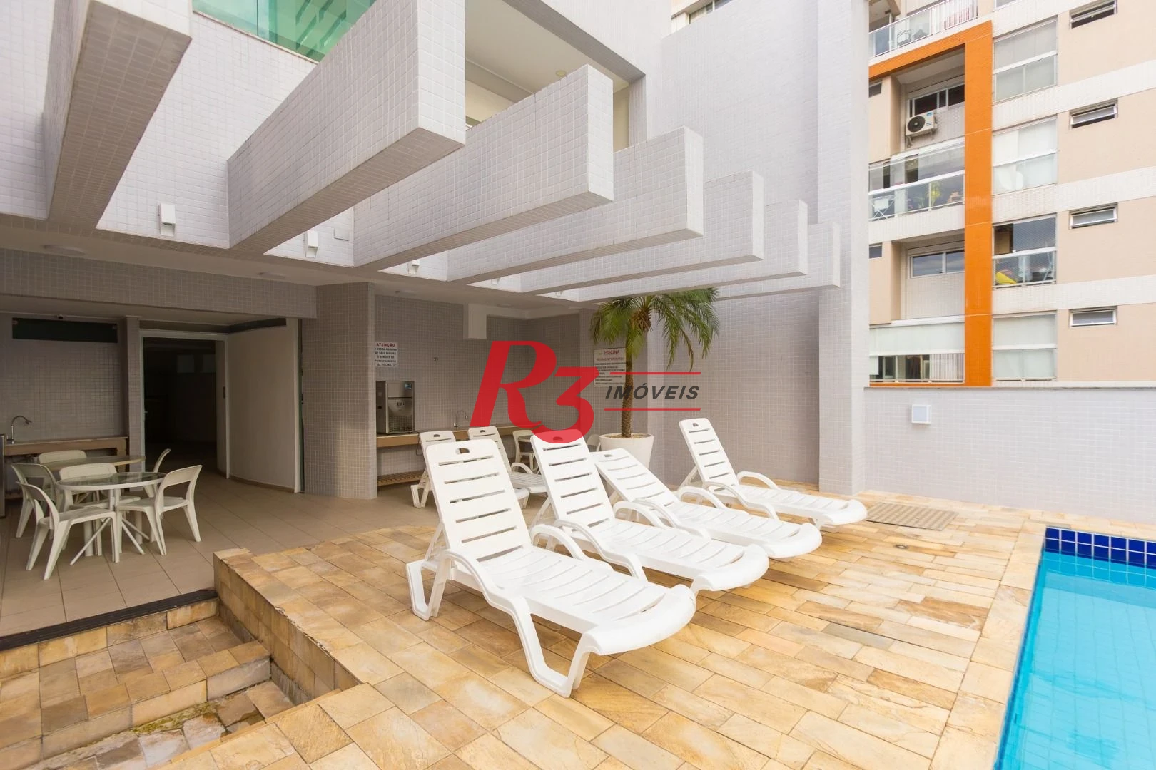 Apartamento Duplex com 2 dormitórios à venda, 80 m² por R$ 800.000,00 - Gonzaga - Santos/SP