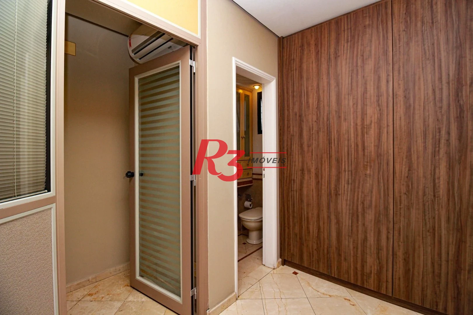 Sala para alugar, 134 m² por R$ 5.000,02/mês - Campo Grande - Santos/SP