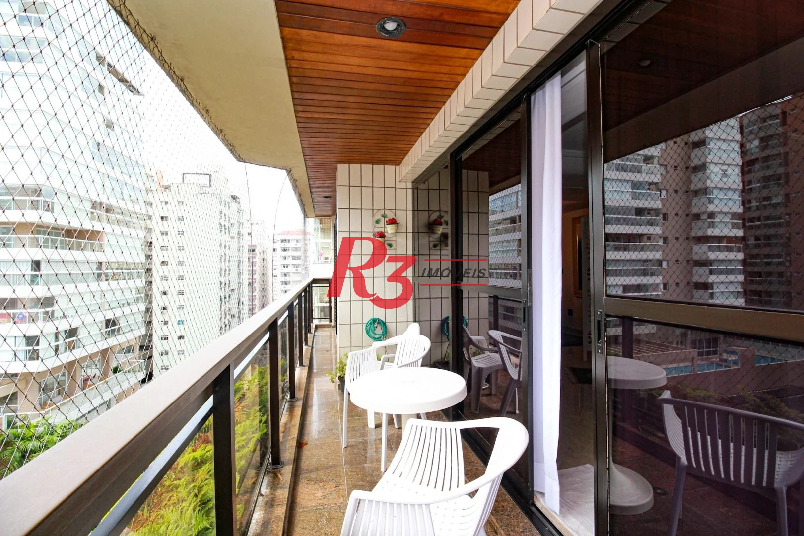 Apartamento com 3 dormitórios à venda, 244 m² - Gonzaga - Santos/SP