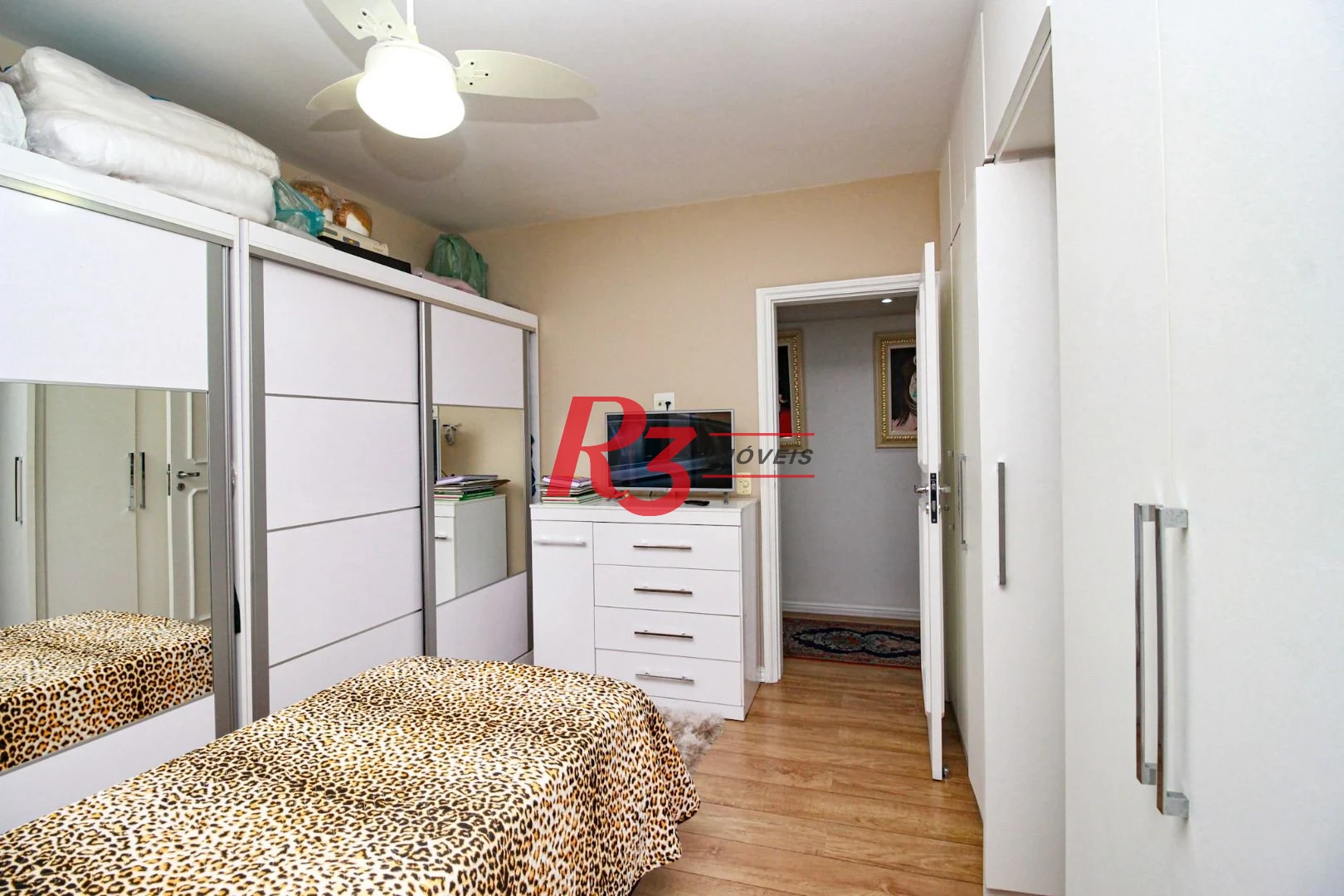 Apartamento com 3 dormitórios à venda, 244 m² - Gonzaga - Santos/SP