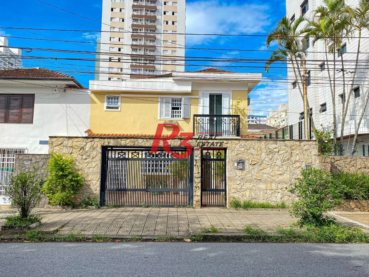 Sobrado com 3 dormitórios à venda, 200 m² por R$ 1.950.000,00 - Embaré - Santos/SP