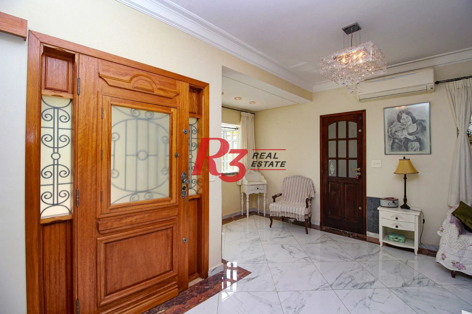 Sobrado com 3 dormitórios à venda, 200 m² por R$ 1.950.000,00 - Embaré - Santos/SP
