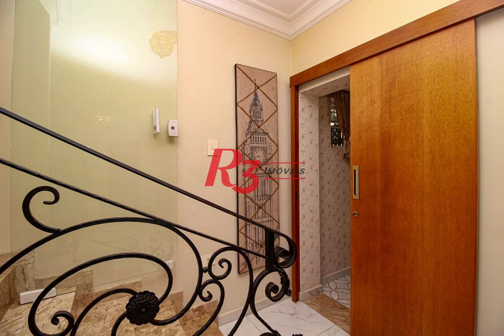Sobrado com 3 dormitórios à venda, 200 m² por R$ 1.950.000,00 - Embaré - Santos/SP