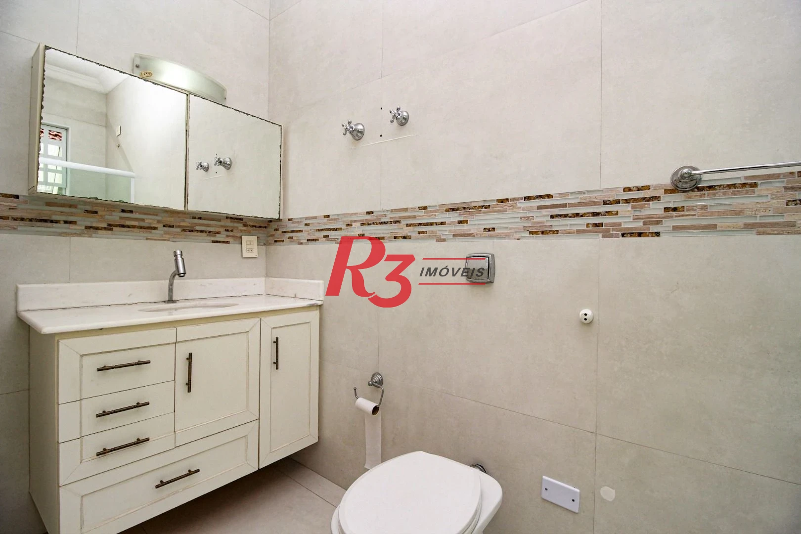 Sobrado com 3 dormitórios à venda, 200 m² por R$ 1.950.000,00 - Embaré - Santos/SP