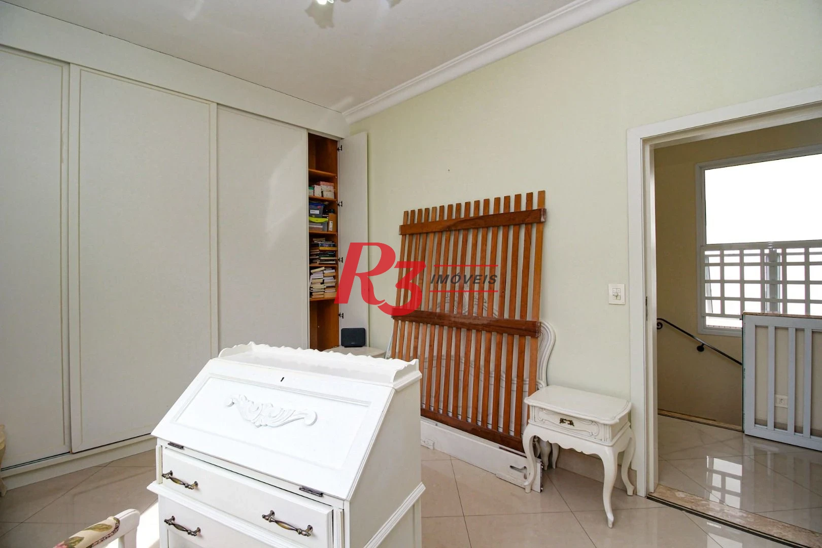 Sobrado com 3 dormitórios à venda, 200 m² por R$ 1.950.000,00 - Embaré - Santos/SP