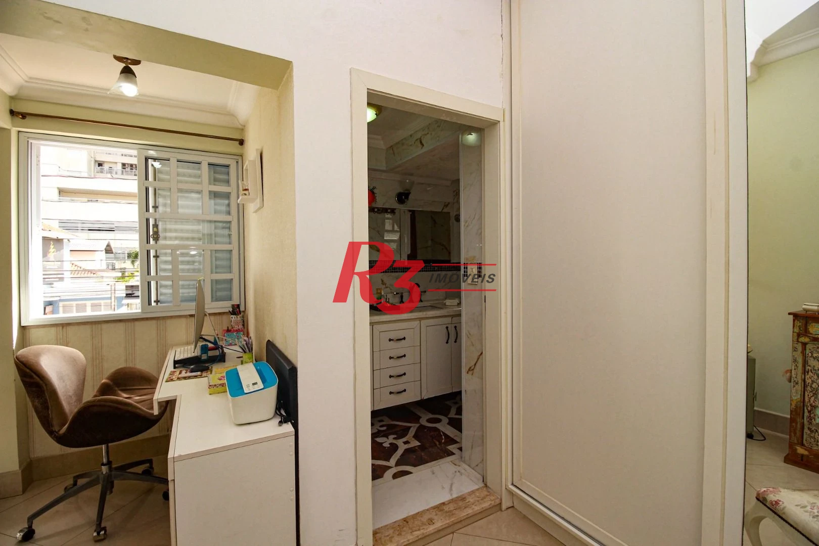 Sobrado com 3 dormitórios à venda, 200 m² por R$ 1.950.000,00 - Embaré - Santos/SP