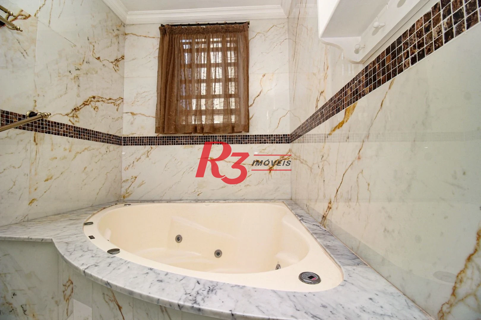 Sobrado com 3 dormitórios à venda, 200 m² por R$ 1.950.000,00 - Embaré - Santos/SP