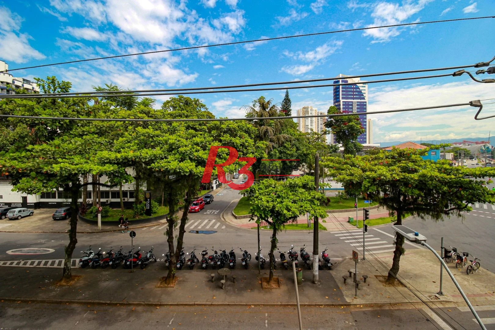 Sala Comercial na Ponta da Praia em Santos em frente ao Ferry Boat