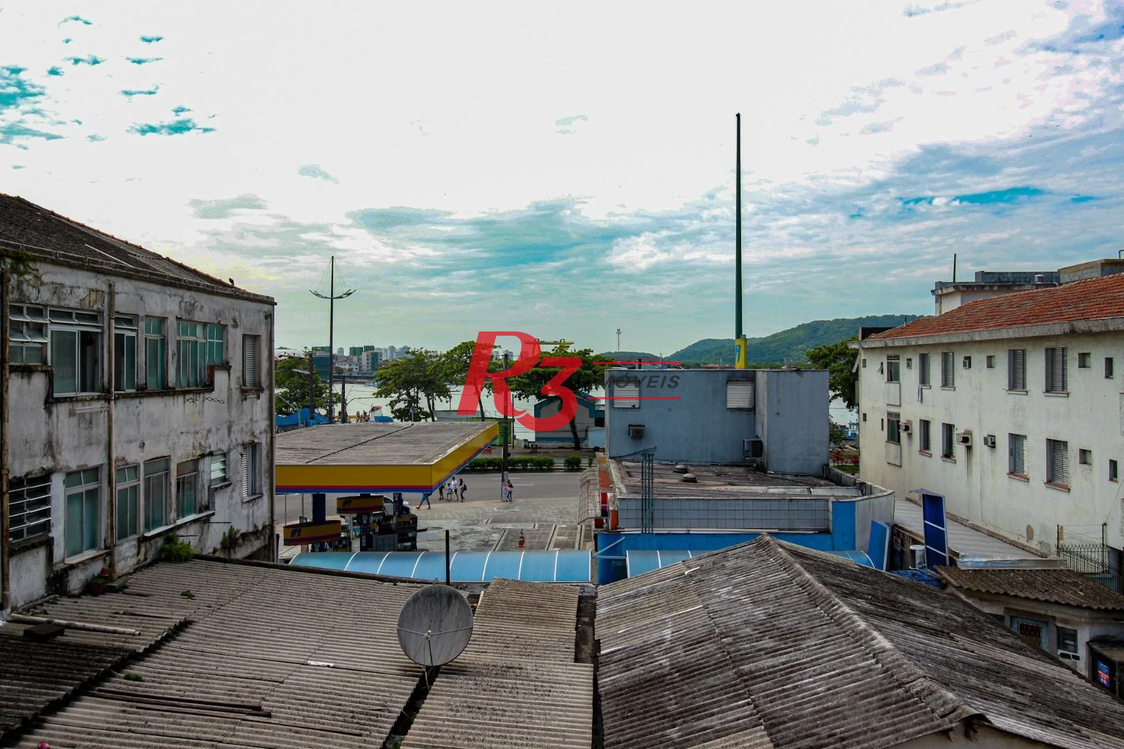 Sala Comercial na Ponta da Praia em Santos em frente ao Ferry Boat
