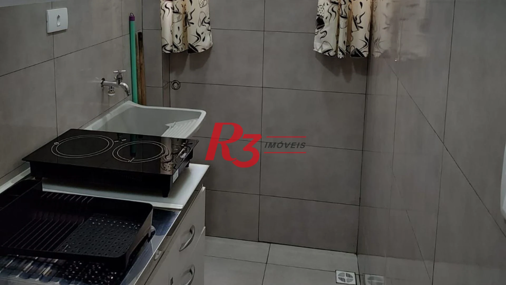 Kitnet com 1 dormitório para alugar, 26 m² por R$ 3.000,02/mês - Gonzaga - Santos/SP