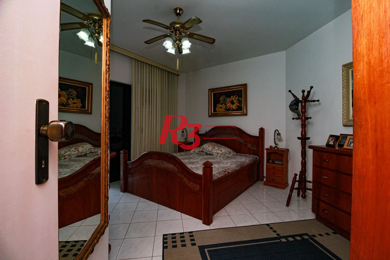Apartamento com 3 dormitórios à venda, 120 m² por R$ 1.300.000,00 - Embaré - Santos/SP
