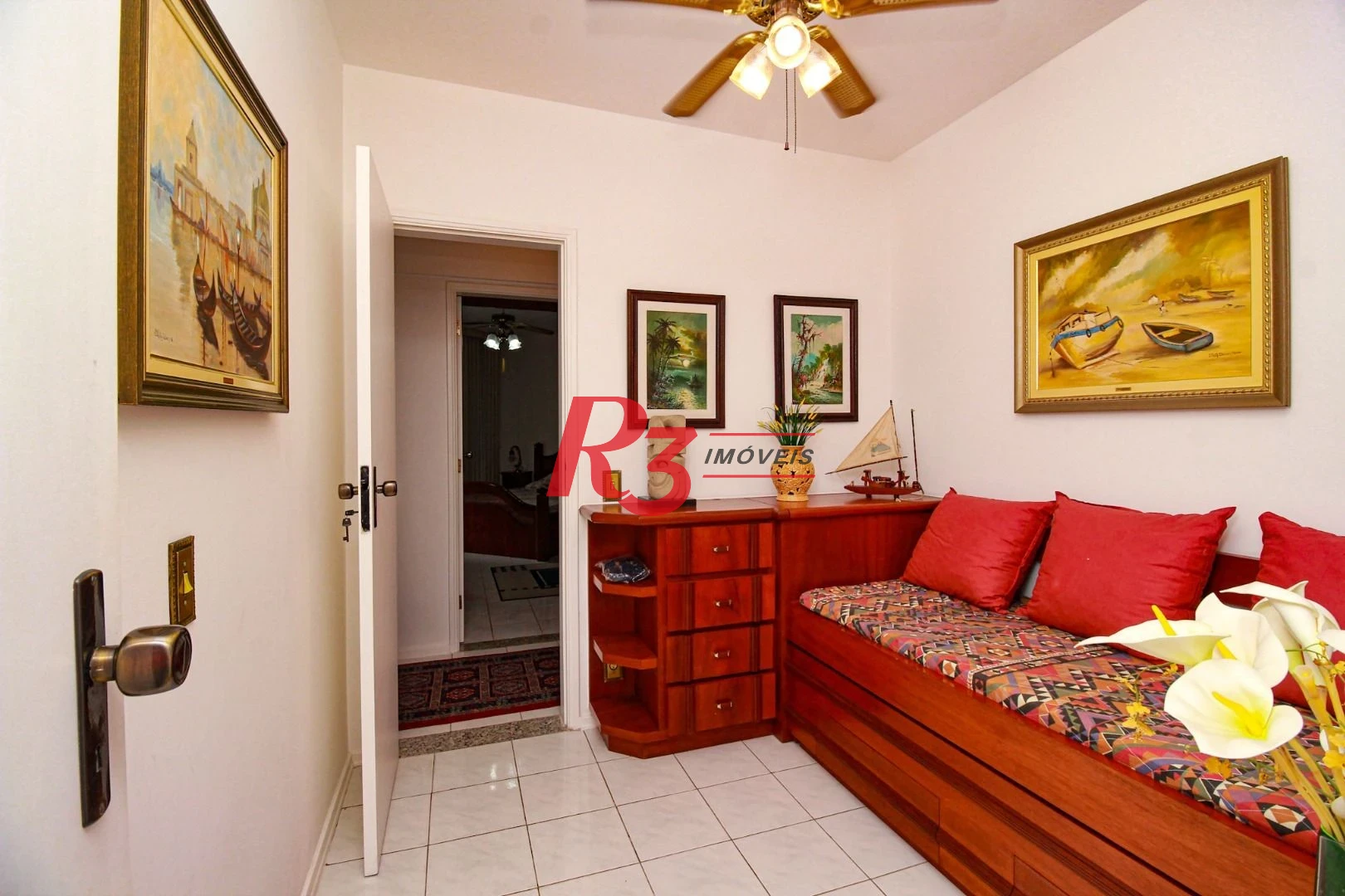 Apartamento com 3 dormitórios à venda, 120 m² por R$ 1.300.000,00 - Embaré - Santos/SP