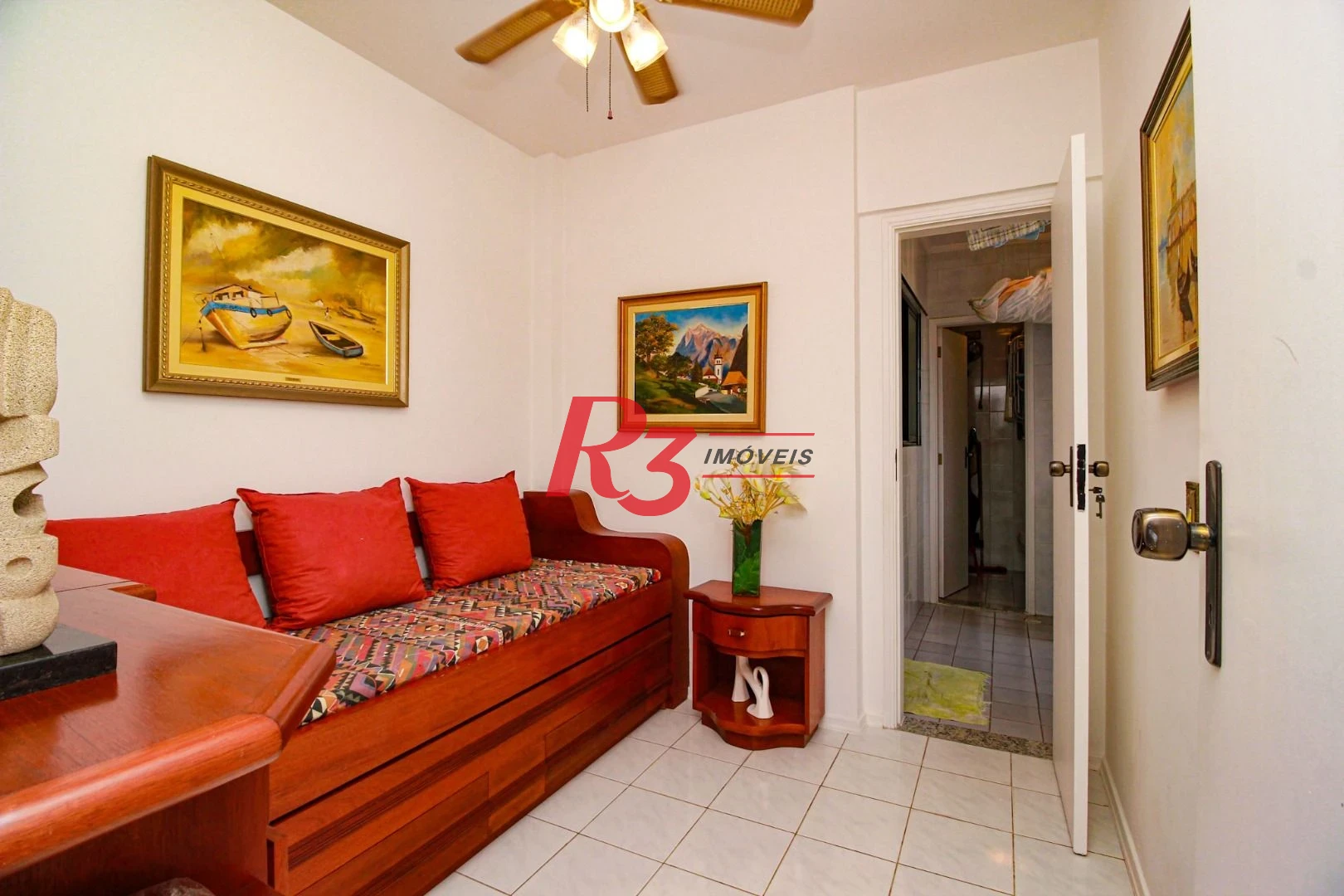Apartamento com 3 dormitórios à venda, 120 m² por R$ 1.300.000,00 - Embaré - Santos/SP