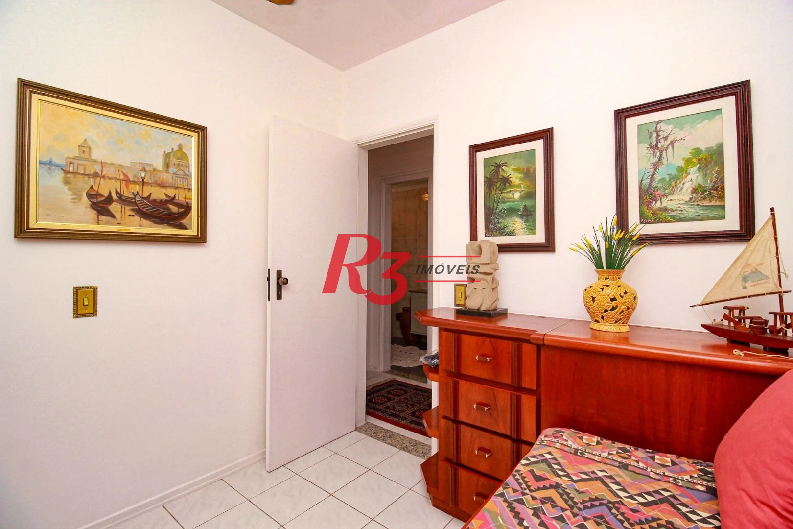 Apartamento com 3 dormitórios à venda, 120 m² por R$ 1.300.000,00 - Embaré - Santos/SP