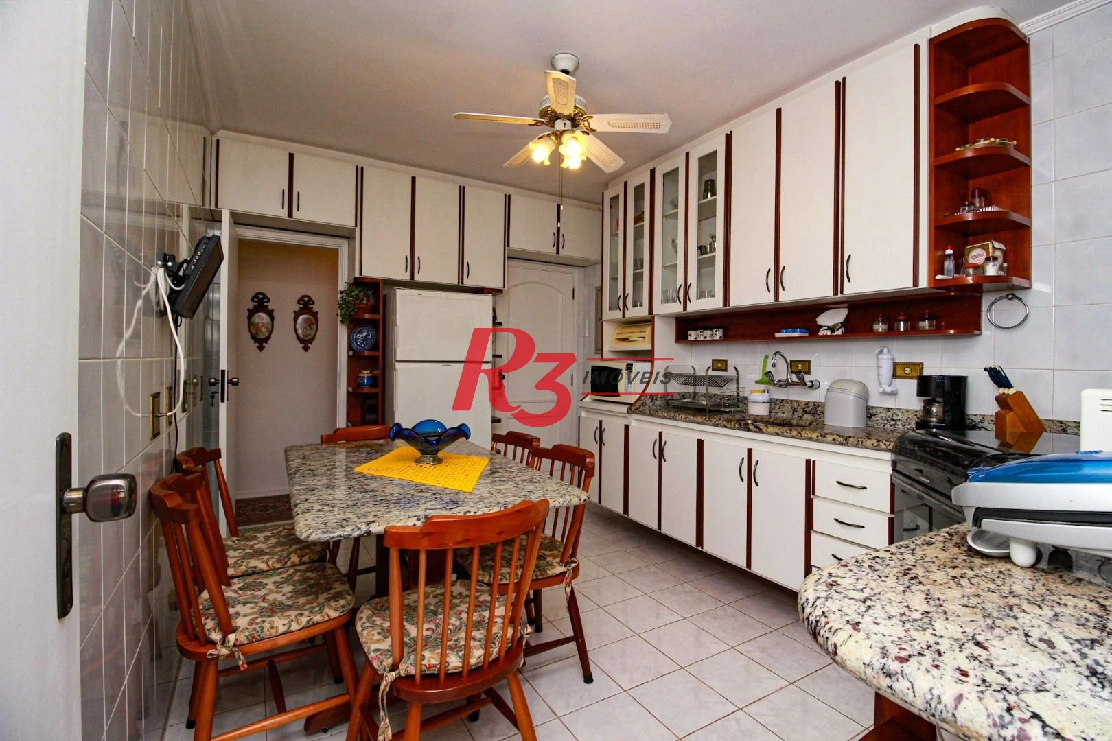 Apartamento com 3 dormitórios à venda, 120 m² por R$ 1.300.000,00 - Embaré - Santos/SP