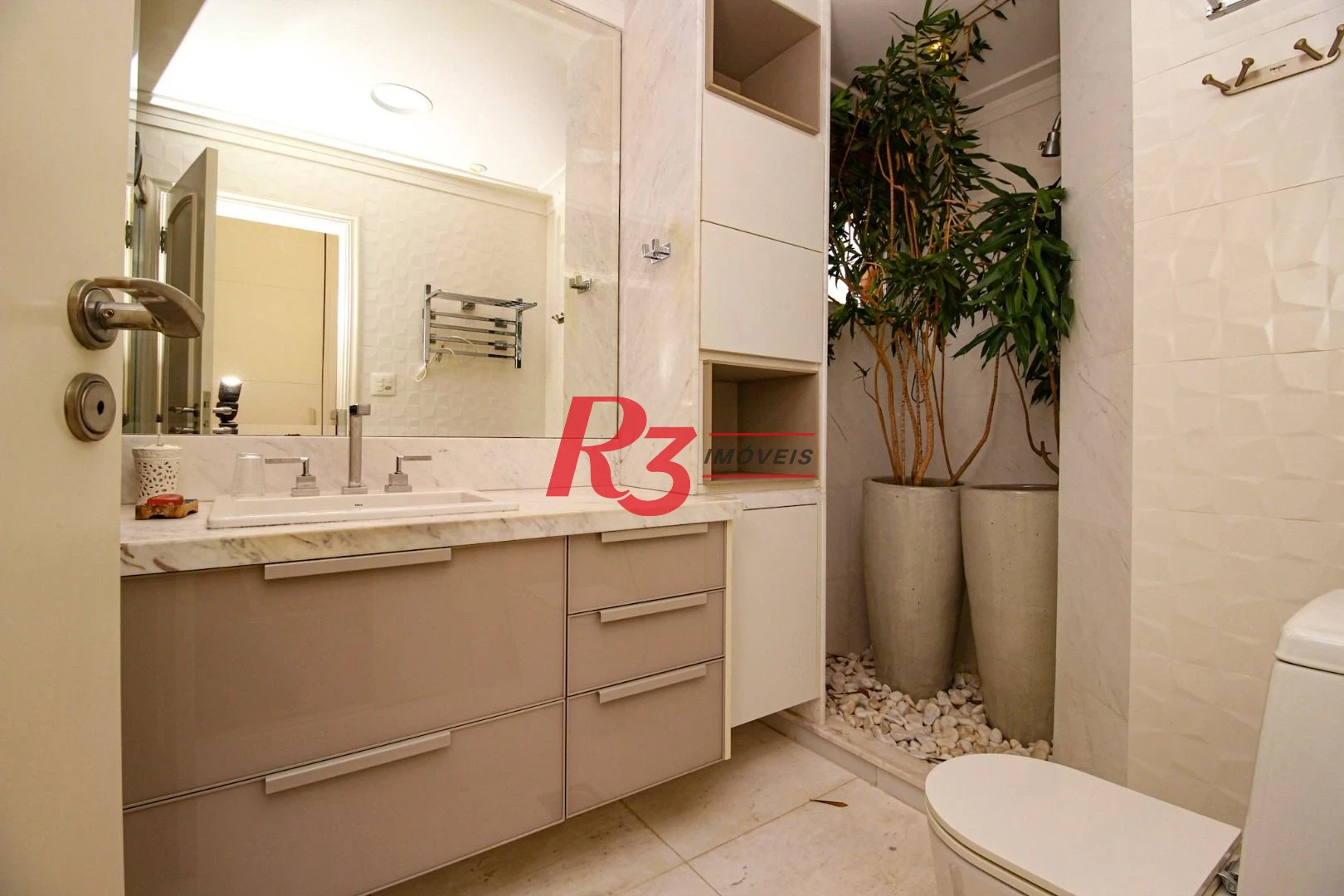 Apartamento com 4 dormitórios para alugar, 204 m² por R$ 18.000,00/mês - Gonzaga - Santos/SP