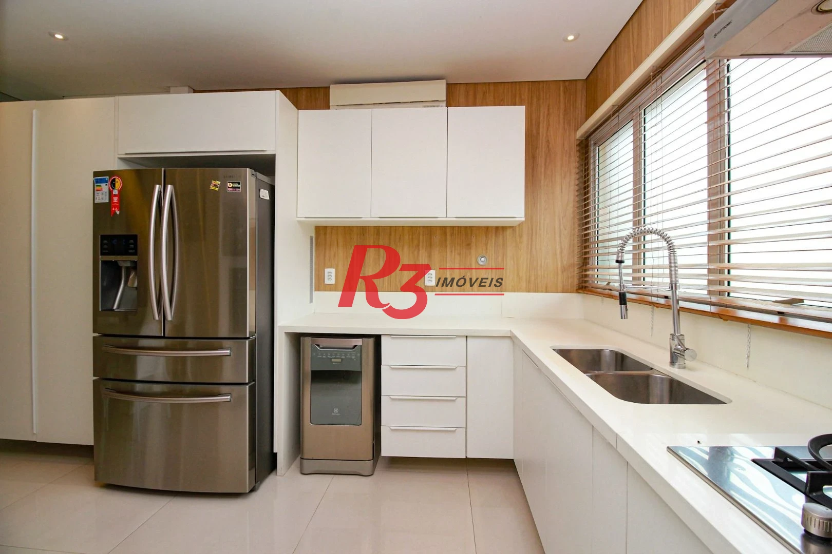 Apartamento com 4 dormitórios para alugar, 204 m² por R$ 18.000,00/mês - Gonzaga - Santos/SP