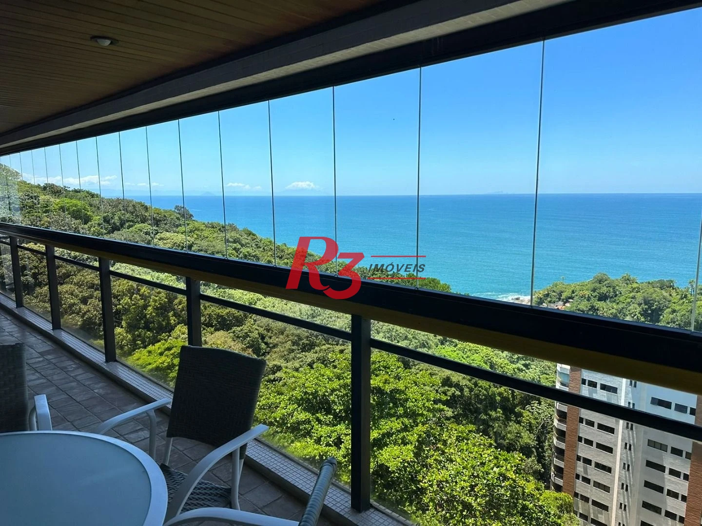 Apartamento com 3 dormitórios à venda, 162 m² por R$ 1.200.000,00 - Morro Sorocotuba - Guarujá/SP