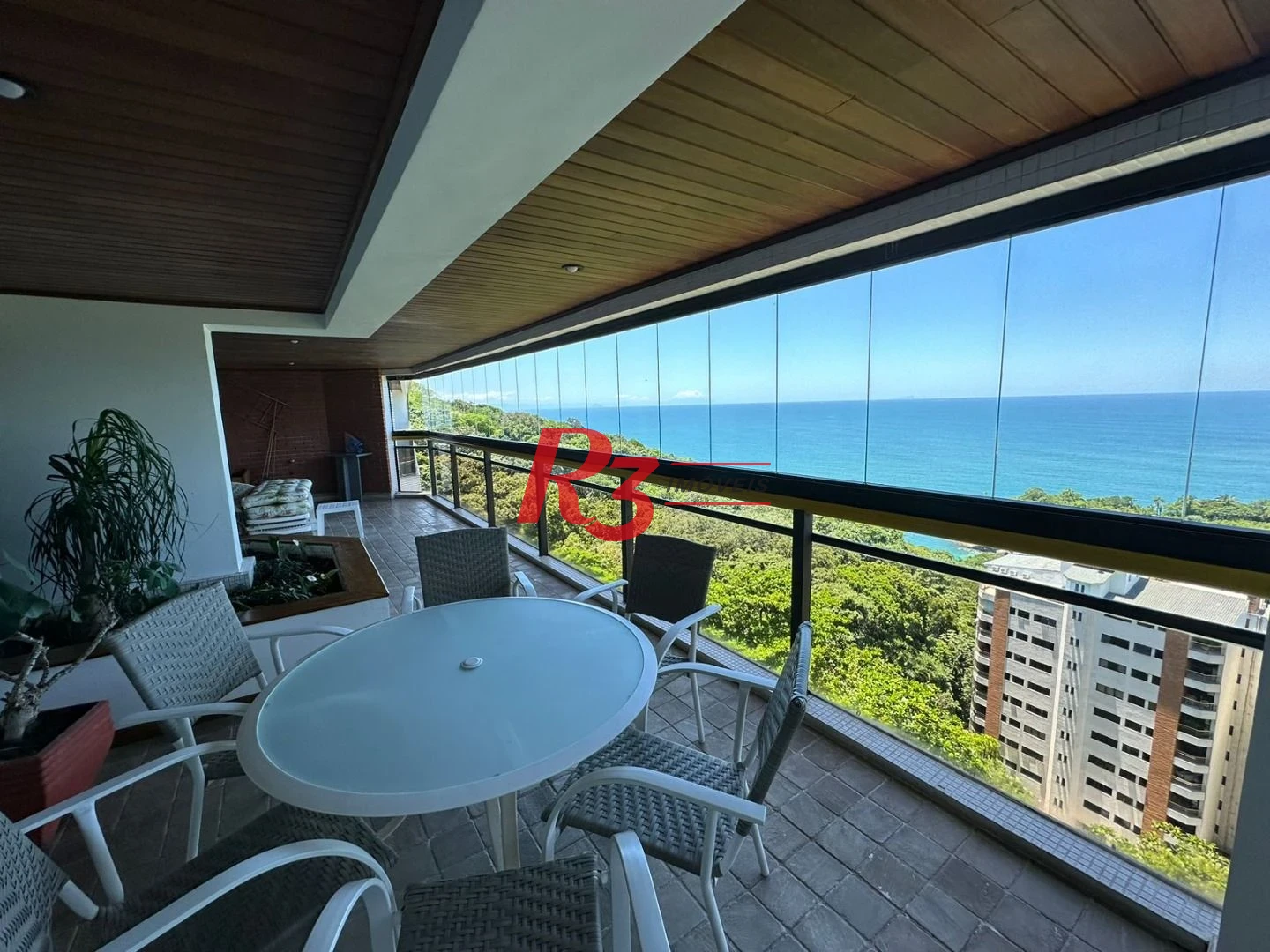Apartamento com 3 dormitórios à venda, 162 m² por R$ 1.200.000,00 - Morro Sorocotuba - Guarujá/SP