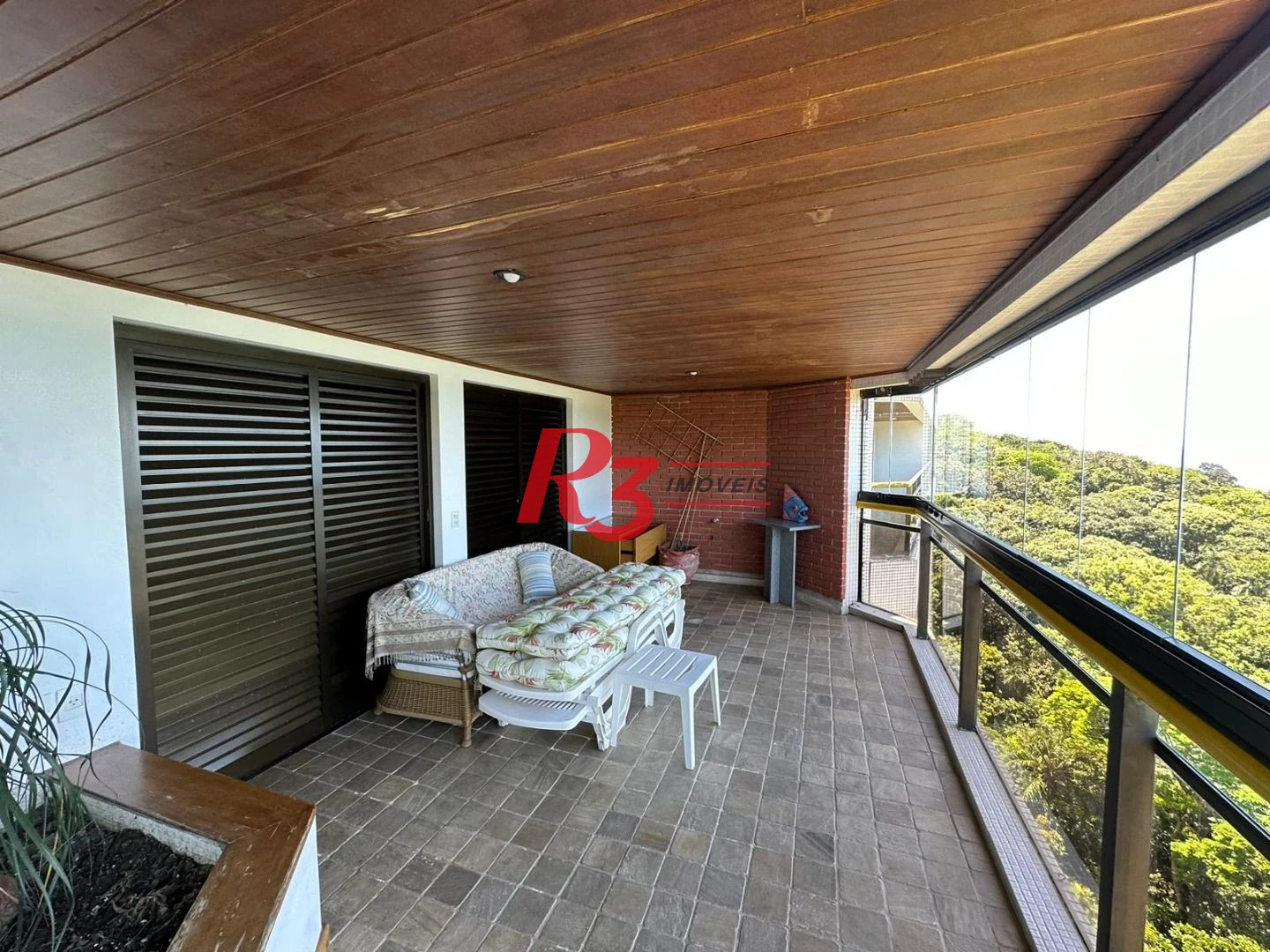 Apartamento com 3 dormitórios à venda, 162 m² por R$ 1.200.000,00 - Morro Sorocotuba - Guarujá/SP