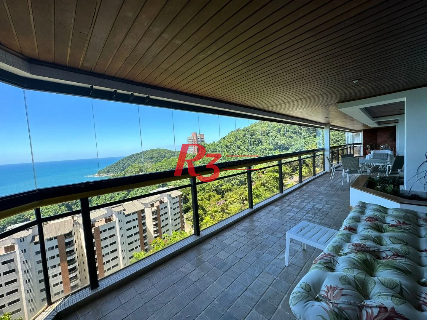 Apartamento com 3 dormitórios à venda, 162 m² por R$ 1.200.000,00 - Morro Sorocotuba - Guarujá/SP