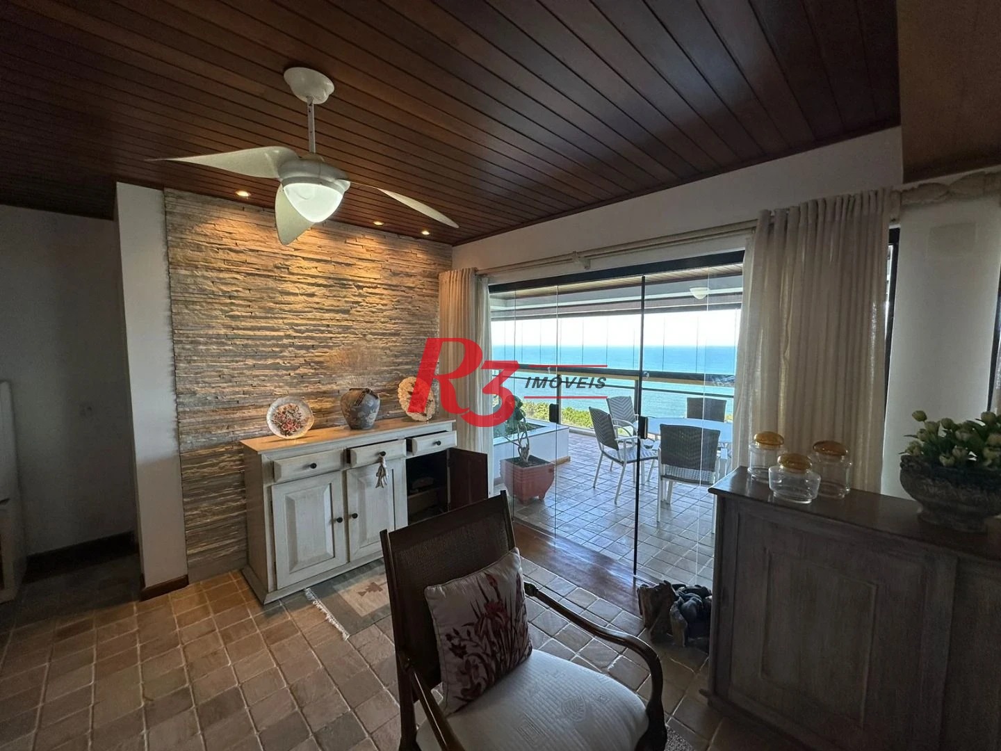 Apartamento com 3 dormitórios à venda, 162 m² por R$ 1.200.000,00 - Morro Sorocotuba - Guarujá/SP