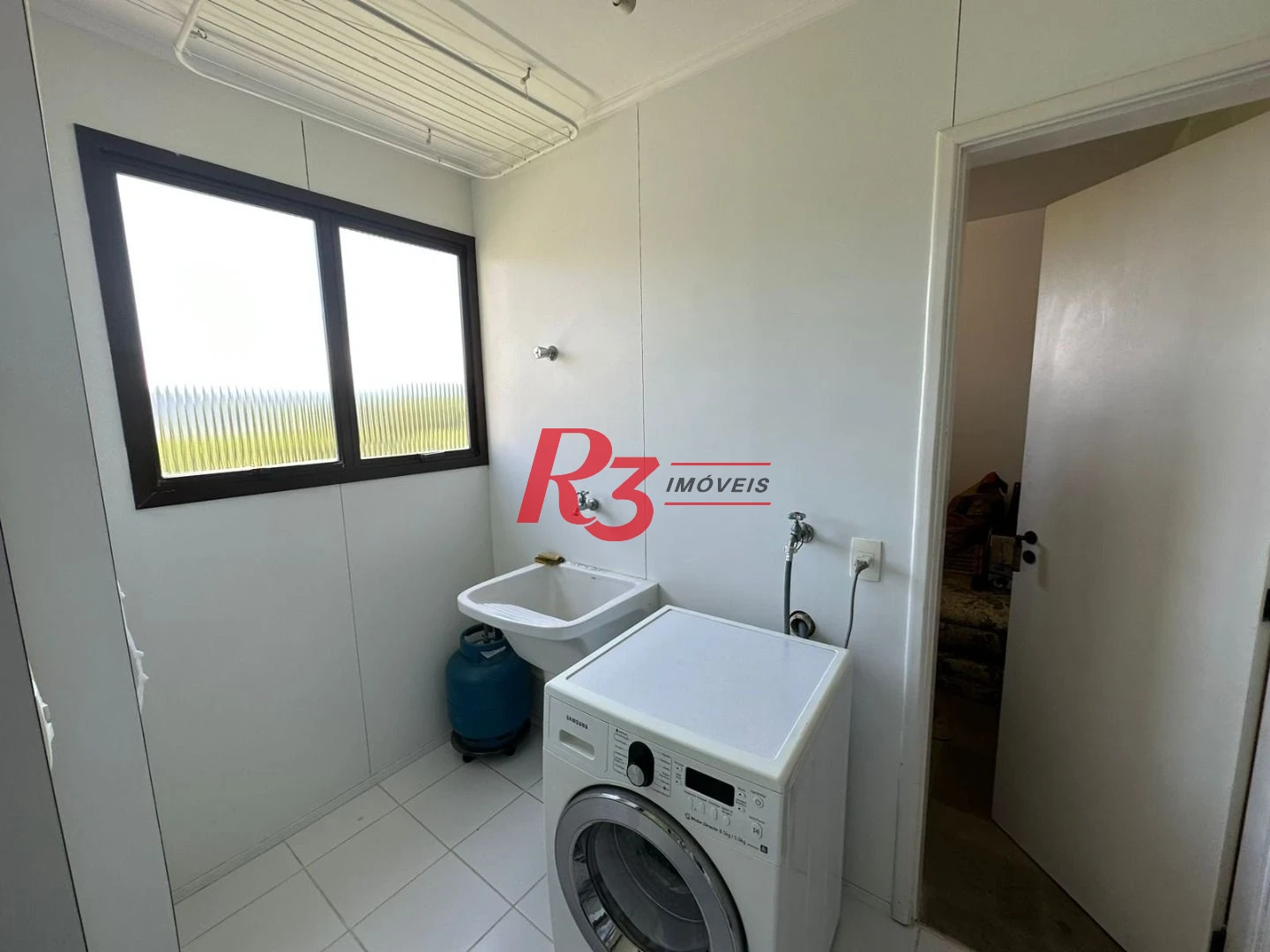 Apartamento com 3 dormitórios à venda, 162 m² por R$ 1.200.000,00 - Morro Sorocotuba - Guarujá/SP