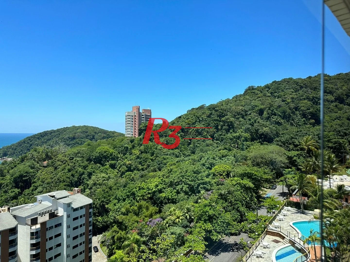 Apartamento com 3 dormitórios à venda, 162 m² por R$ 1.200.000,00 - Morro Sorocotuba - Guarujá/SP