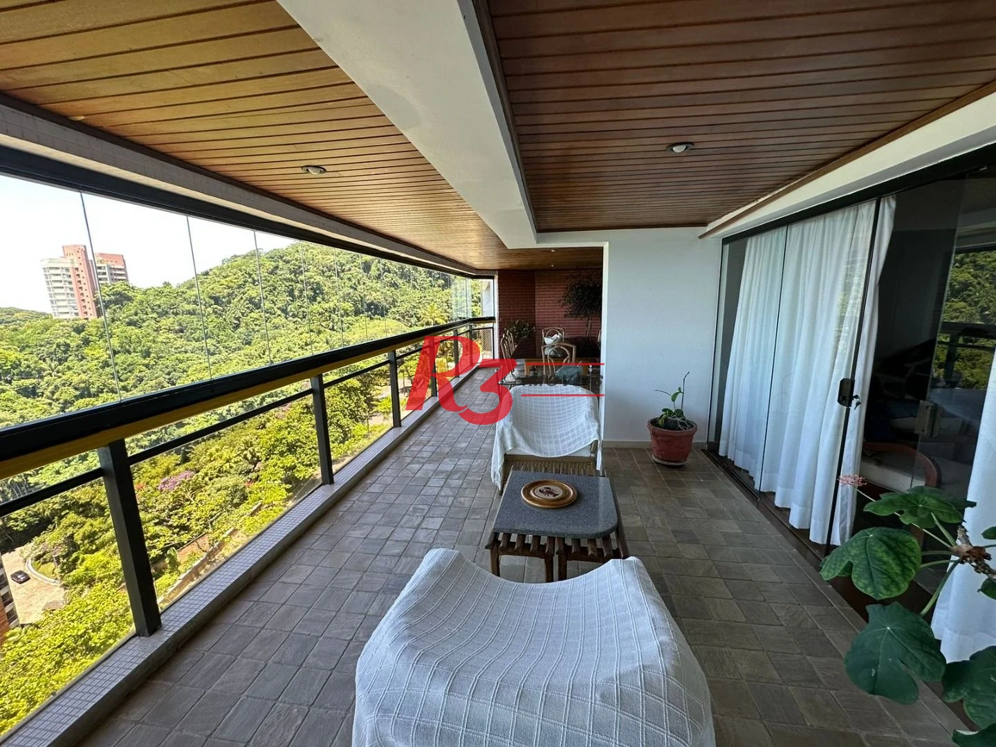 Apartamento com 3 dormitórios à venda, 162 m² por R$ 1.200.000,00 - Morro Sorocotuba - Guarujá/SP