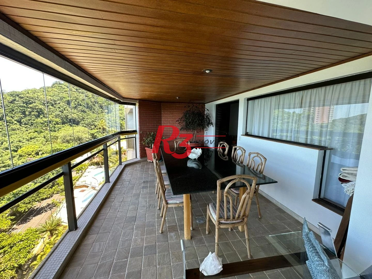 Apartamento com 3 dormitórios à venda, 162 m² por R$ 1.200.000,00 - Morro Sorocotuba - Guarujá/SP
