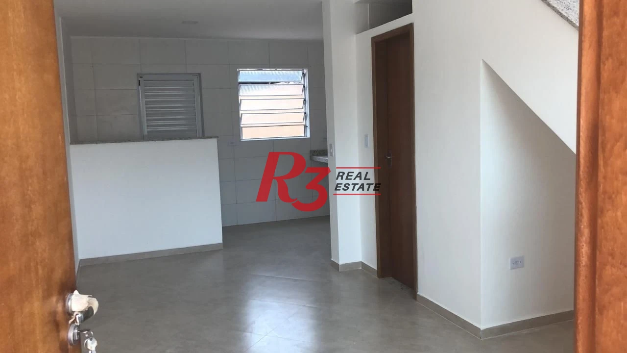 Sobrado com 2 dormitórios à venda, 60 m² por R$ 294.000,00 - Jardim Guassu - São Vicente/SP
