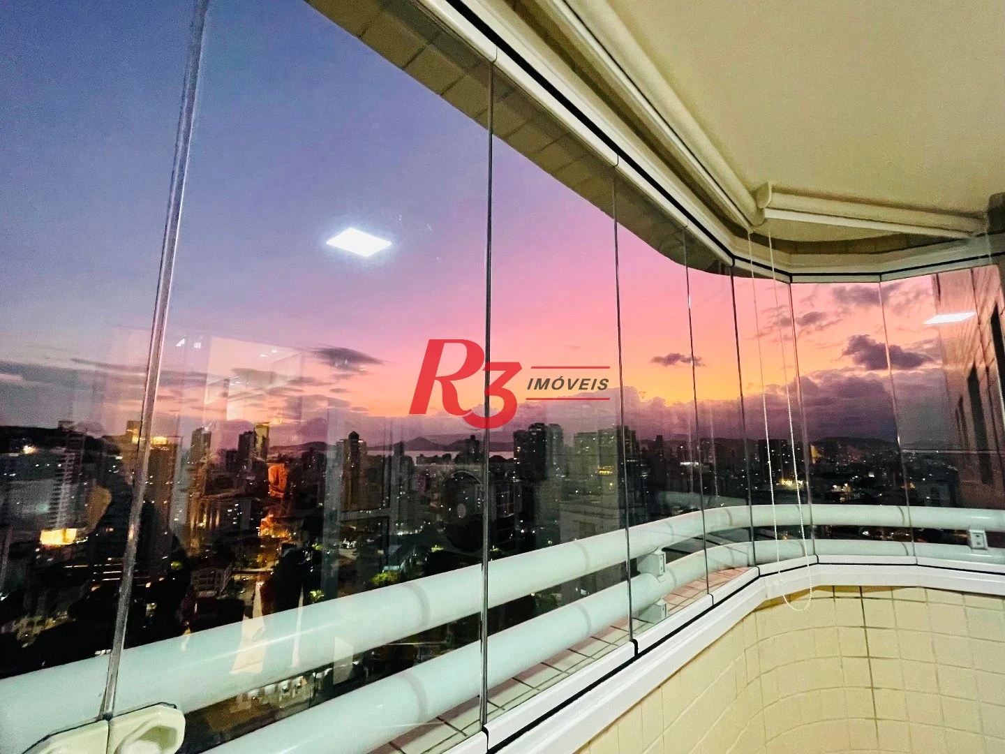 Apartamento com 1 dormitório à venda, 57 m² por R$ 690.000,00 - Ponta da Praia - Santos/SP