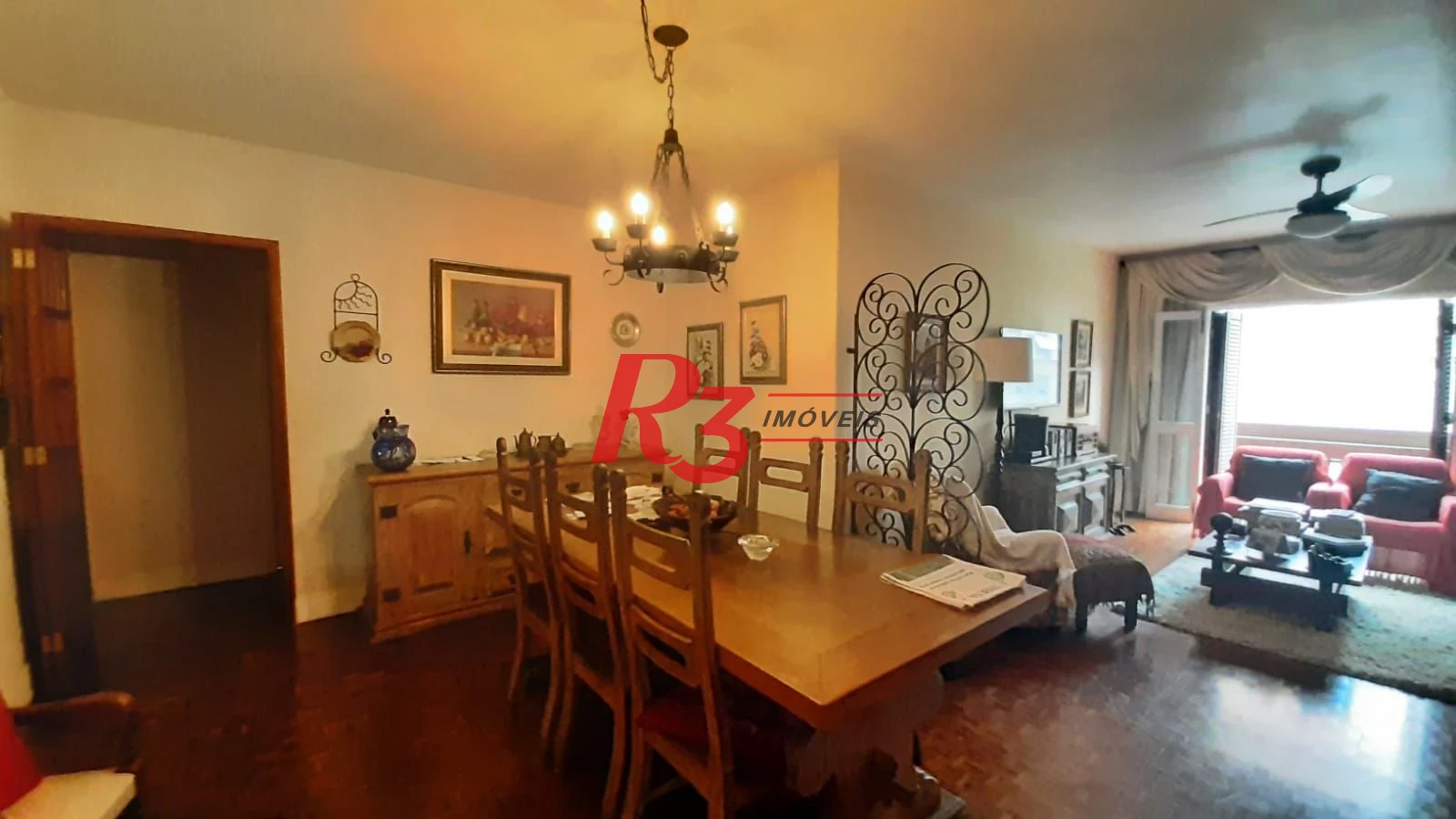 Apartamento à venda, com 133m², 3 dorm (1 suíte), 2 vagas, Gonzaga, Santos SP