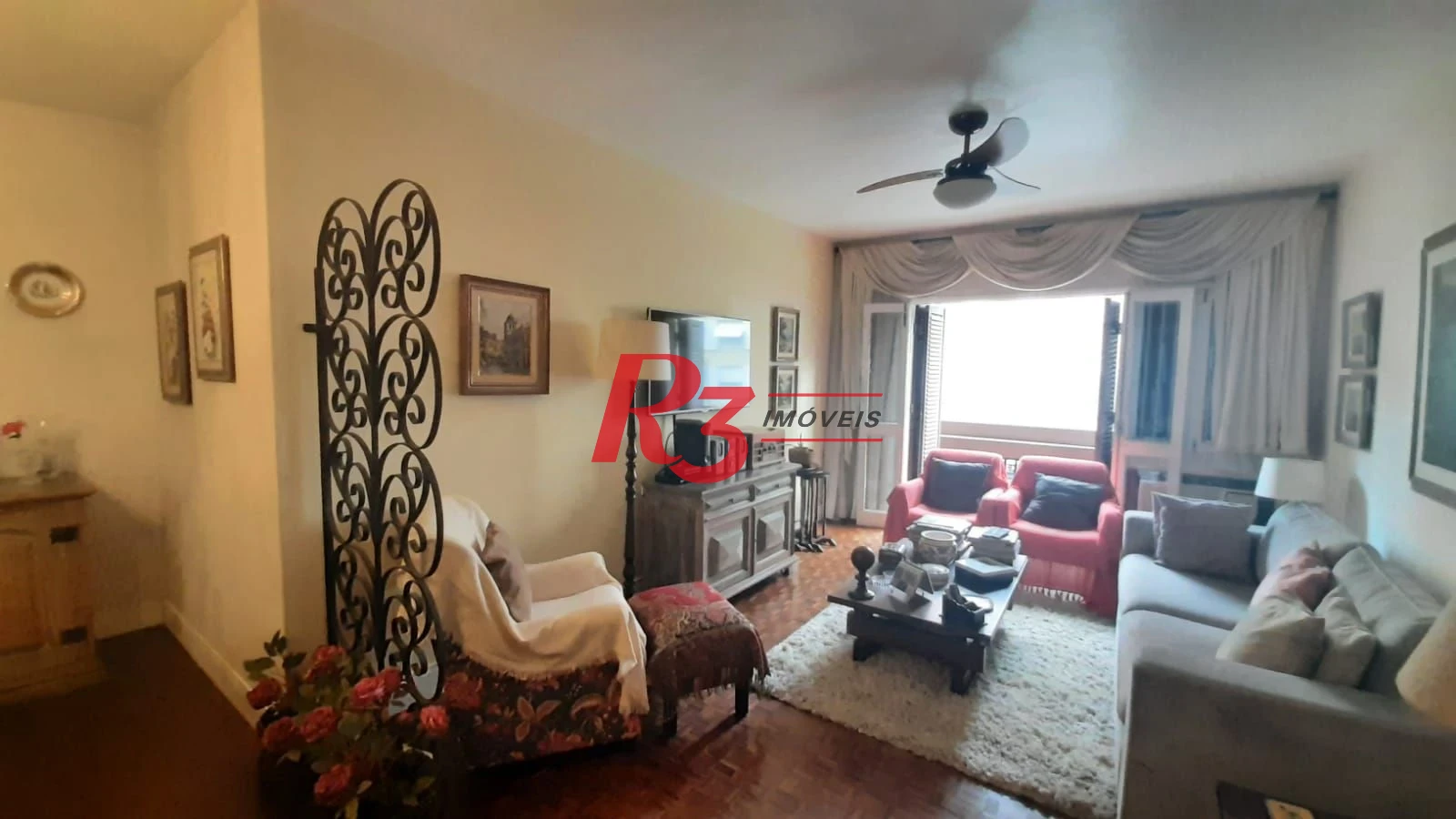 Apartamento à venda, com 133m², 3 dorm (1 suíte), 2 vagas, Gonzaga, Santos SP