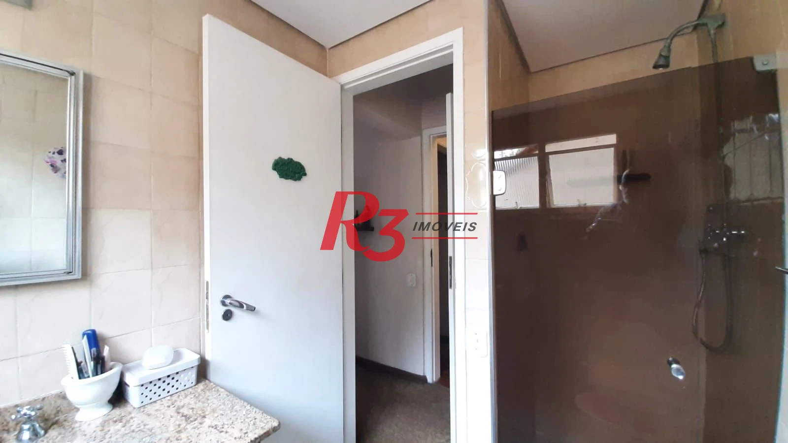 Apartamento à venda, com 133m², 3 dorm (1 suíte), 2 vagas, Gonzaga, Santos SP